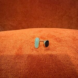 Adjustable stone ring